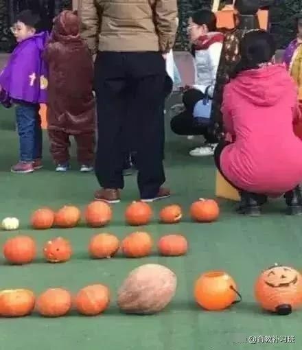 幼儿园奇葩作业“画妈妈睡姿”，老师看后笑岔气：很有天赋！