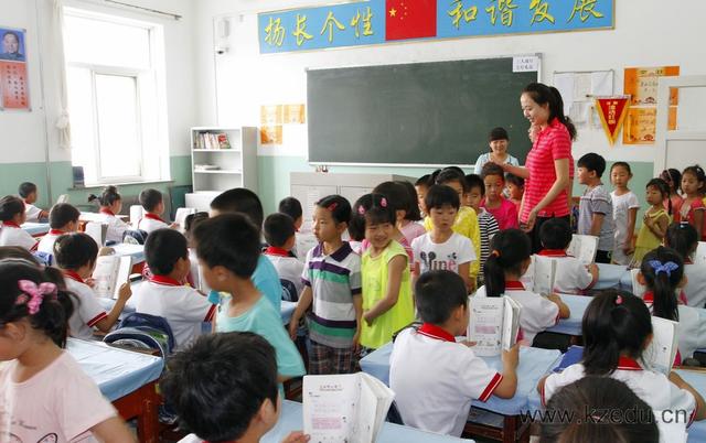 爸爸姓&quot;付&quot;，给儿子取“奇葩”名字，老师不敢点名，怕“没面子”