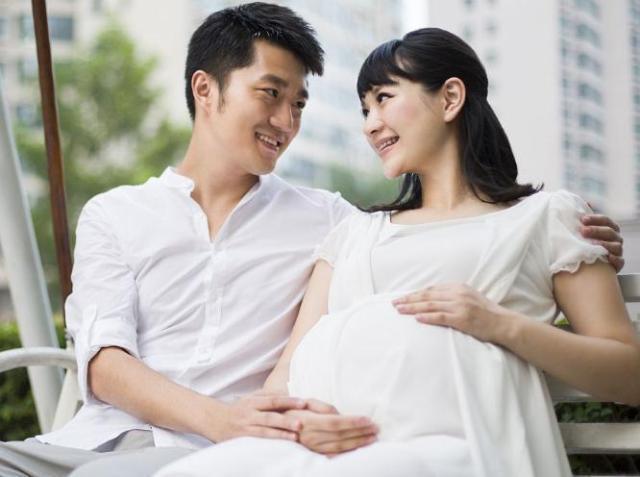 胎动在左边多，还是右边多，与男宝女宝有关吗？看完你就知道了