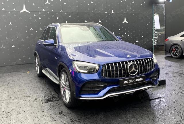 换装全新样式的前大灯组,新款amg glc 43实车法兰克福首发亮相