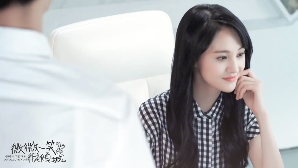 郑爽被曝无缘《微微一笑2》,很多人都不满,一看女主:收视稳了