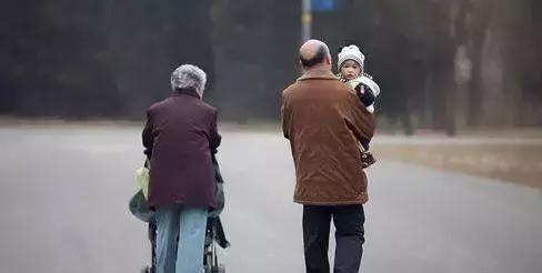 亲孙女被弄丢,奶奶从容回家!称:“我心情不好,不想去找”