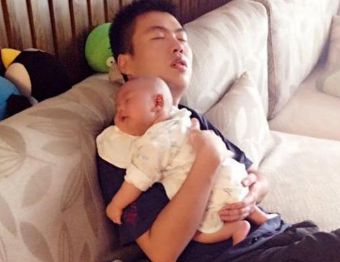 如果宝宝肚子里有“蛔虫”，身体会出现3种症状，家长要细心观察