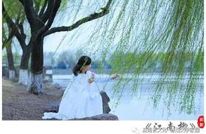 Spring Willow Song – A Cascade of Green Silk Strips, Ten Thousand Willow Leaf Brows