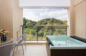 Taking off your bag to the Green Oases along the Tropic of Cancer, Enjoy True Hot Springs and Forest Breath Without Leaving Home