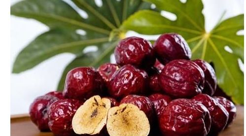 晚上睡前吃几颗大枣坚持半月3大好处会找上你早知早好