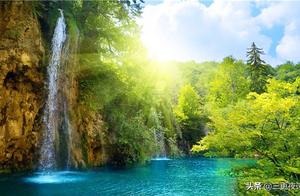 Time Flows Silently, Years Pass Silently