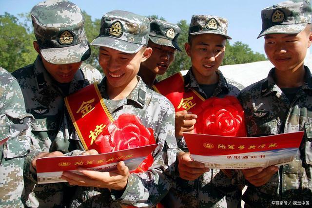 因为义务兵服役的时间就只有短短的两年.
