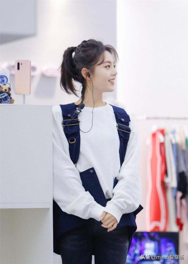 17岁活力少女赵今麦,尝试明艳港风居然这么惊艳,00后气质不一般