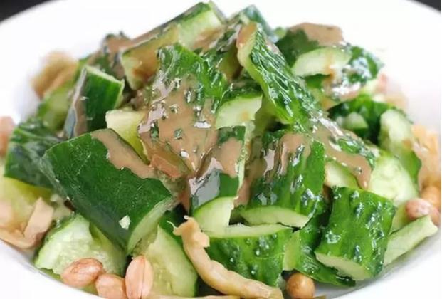 美食严选:腊肉土豆片,鱼香肝片,香菇芹菜,麻汁黄瓜的做法