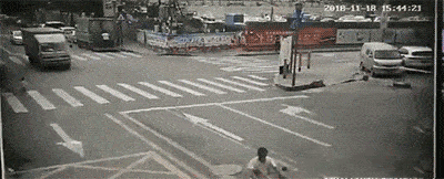 「超级宝妈」每天约有50名儿童死于交通事故，一个动作决定孩子生死