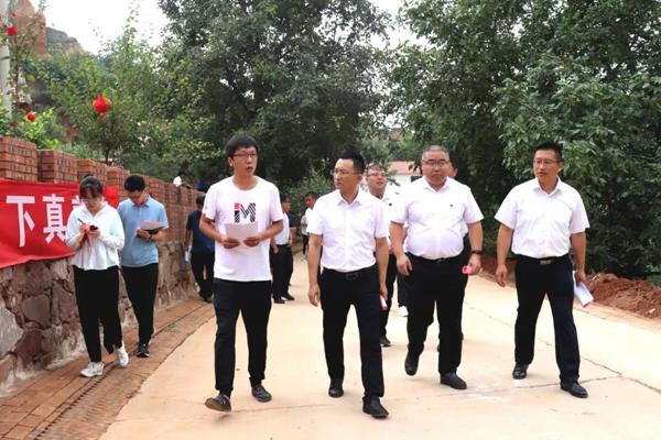 武乡县组织开展农村人居环境"六乱"整治现场观摩