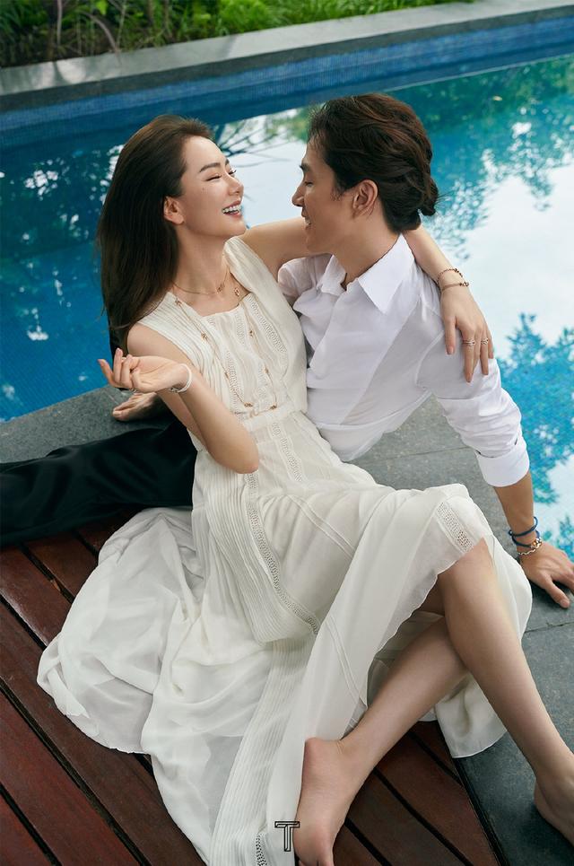 戚薇与李承铉七夕节前期晒甜蜜大片