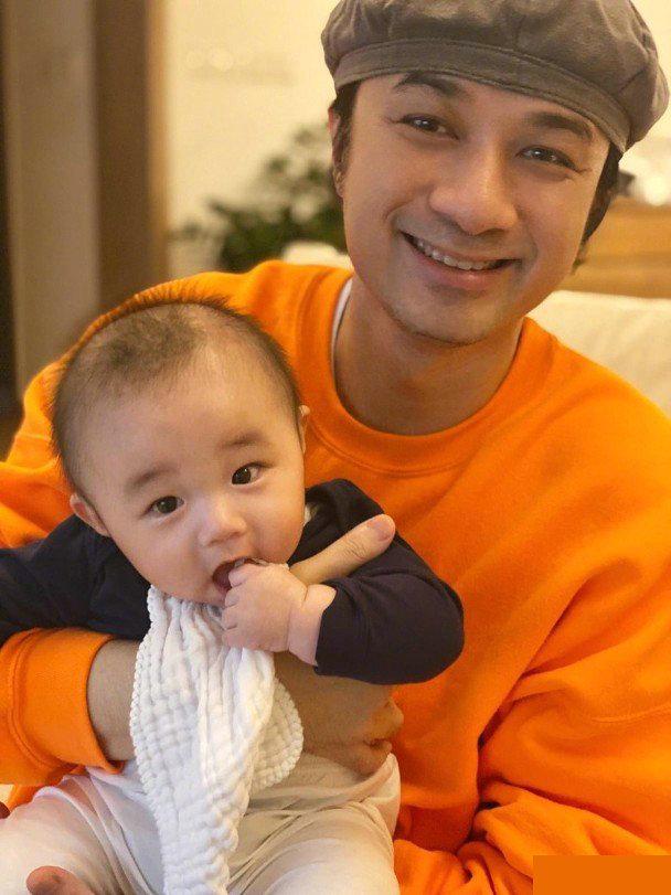 古巨基透露儿子中文名叫"古晋匡",睡觉会梦游