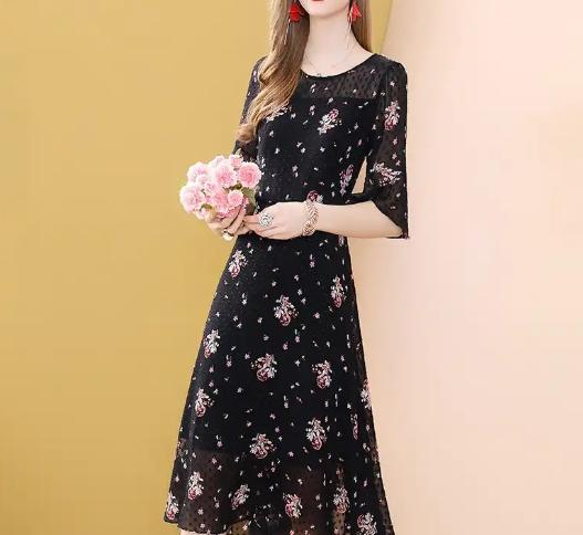 papi最时尚夏天,少穿黑裤子!"小众"碎花裙,裙摆飘飘凉爽又漂亮