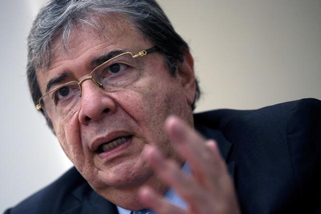 这是2020年11月27日,卡洛斯·特鲁希略在哥伦比亚波哥大接受采访的