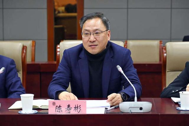 建设江南大学宜兴校区,补齐宜兴在高等教育方面的短板,借智借力推动高