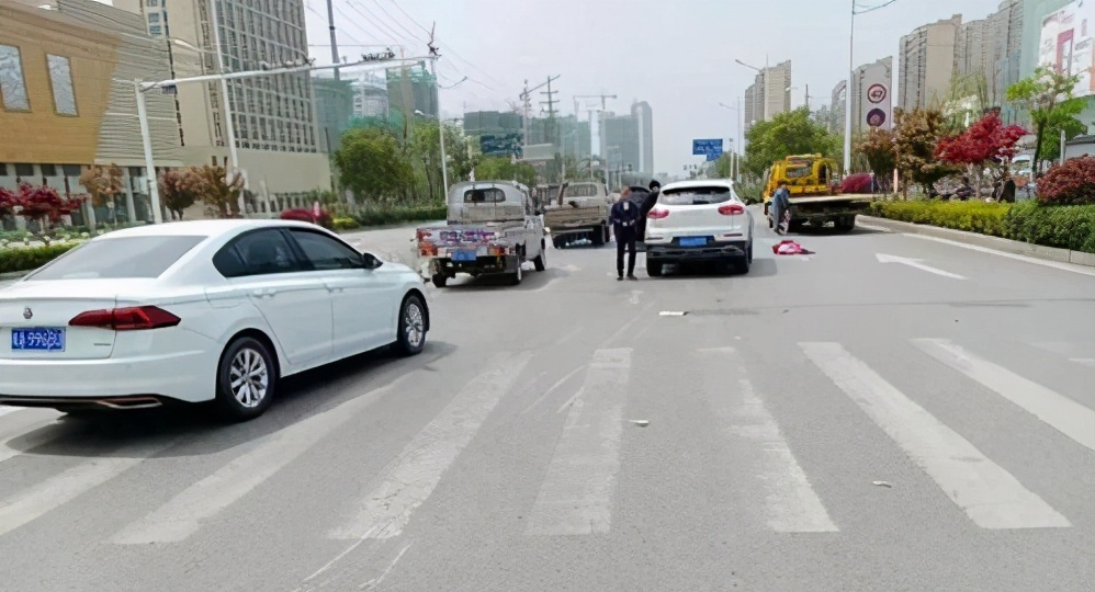 觸目驚心!外賣員出車禍遭救護車二次碾壓,安徽蒙城回應!