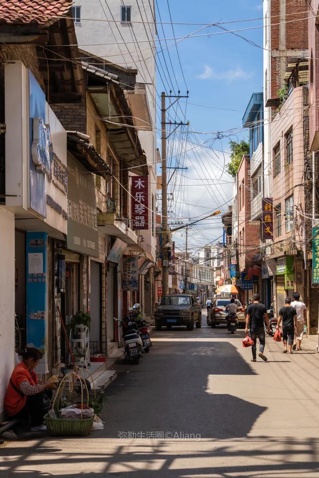 弥勒窄巷子里20多年的"食神"炒饭,吃过的人娃娃都上初中了