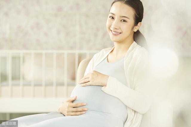 超级宝妈@准爸爸吐槽孕妈睡觉越发怪异,遭亲妈怼:要不换你怀孕试试?