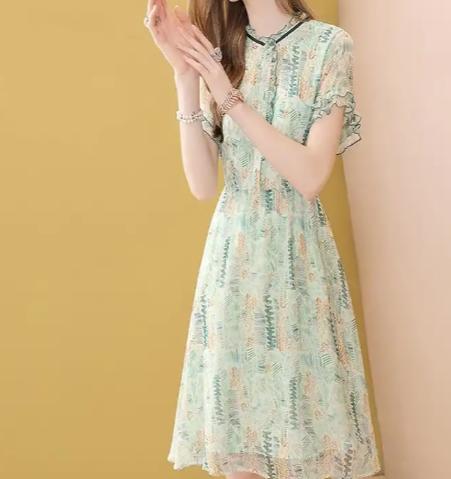 papi最时尚夏天,少穿黑裤子!"小众"碎花裙,裙摆飘飘凉爽又漂亮