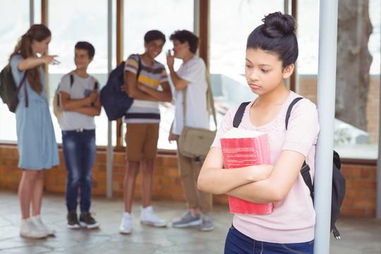 「你的育儿经」孩子每天泪奔感到受挫，动不动就哭着放弃，父母应对小妙招