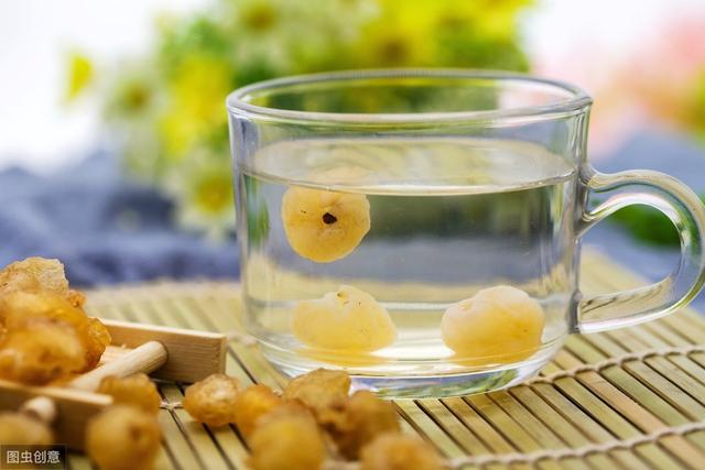 龙眼干泡水喝,有6大好处!但医生提醒:这3类人最好别喝