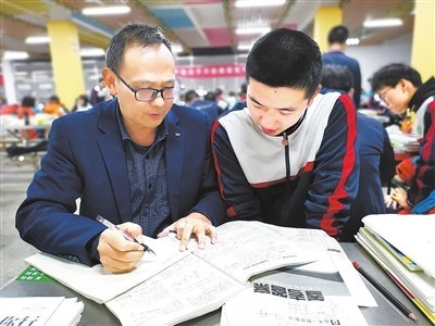 初心不改育桃李记江西好人崇义中学教师田长荣