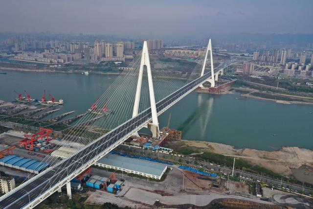 重慶白居寺長江大橋1月24日凌晨零時