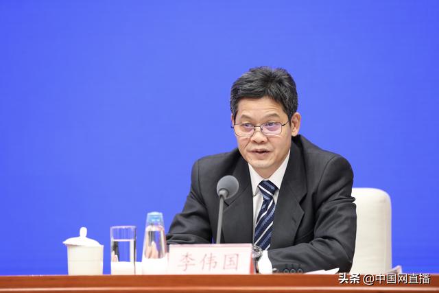 农业农村部农村社会事业促进司司长 李伟国香港紫荆杂志记者:2018年底