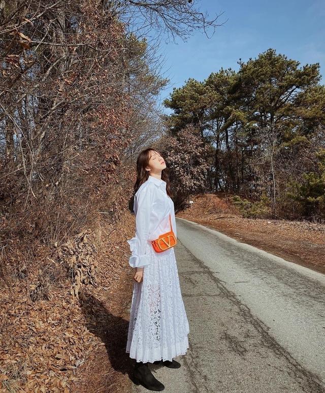 时尚迪科夏日氧气文艺少女,pick治愈系的森系穿搭,留下清新淡雅