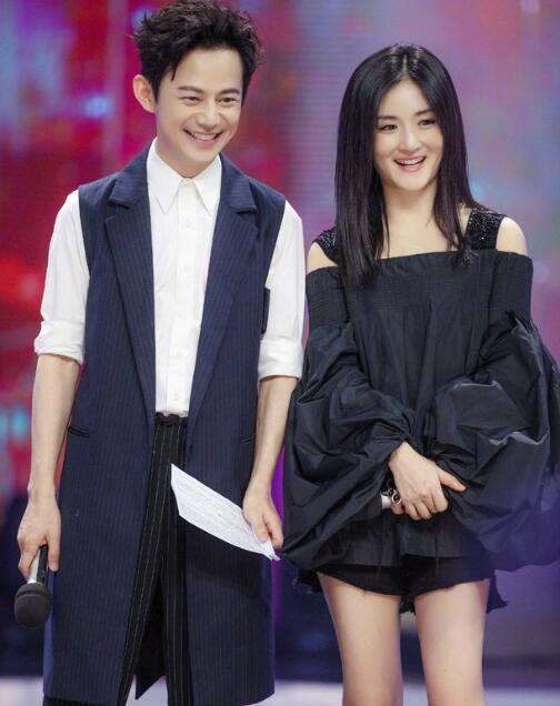 谢娜晒与何炅温馨背影合照 神仙友情羡煞旁人