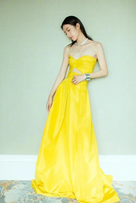 时尚迪科■"淡黄的长裙,蓬松的头发" 倪妮周冬雨宋祖儿,集体中毒了!