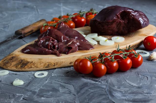 二,多吃含铁质高的食物