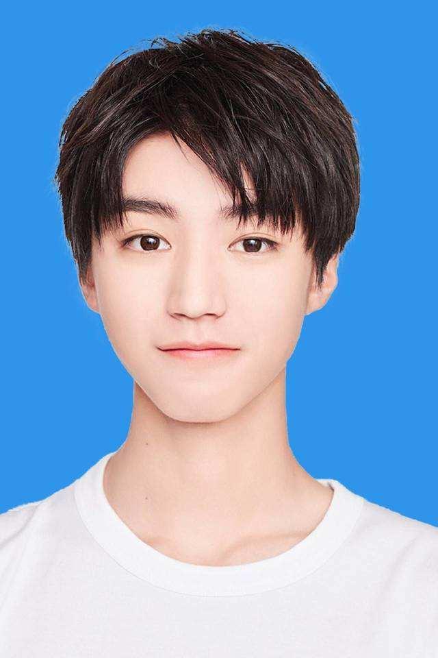 太帅了!张国荣罕见证件照曝光