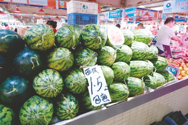 便靓正!广西本地产水果大规模上市 荔枝西瓜占"c位"