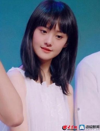 郑爽18岁青春美照晒出 网友:怀念那年夏天