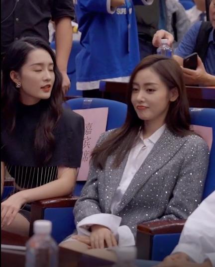 李沁和张天爱在一起,简直攻气十足,眼神碰撞的那刻心都要化了