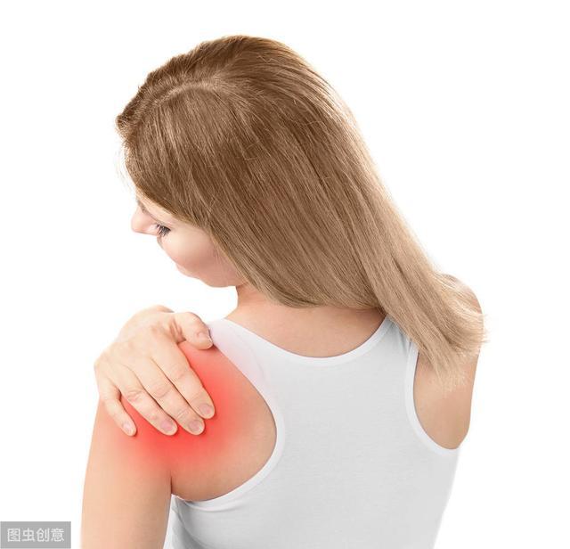 长时间坐椅子腰酸背痛?试试这个动作,上班族"坐"的健康姿势