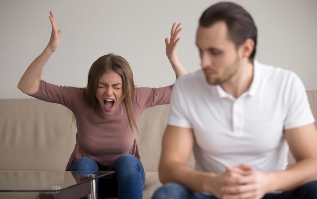 【超级宝妈】夫妻吵架鸡飞狗跳，孩子反应迟钝，妈妈求助老师，老师：别再吵了