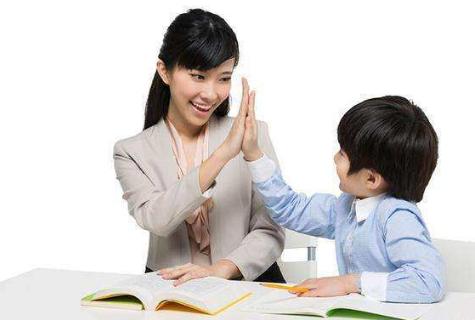 「超级宝妈」孩子缺乏自信心？培养自信心的8种方法，让宝宝远离自卑和恐惧！