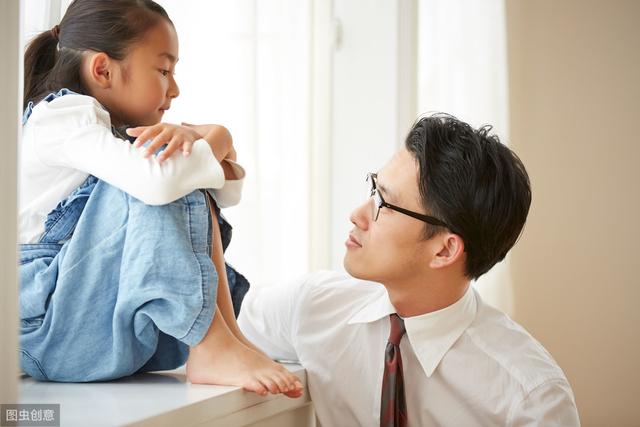 超级宝妈■孩子一生气就“乱发泄”？家长了解“踢猫效应”，比你说教更有用