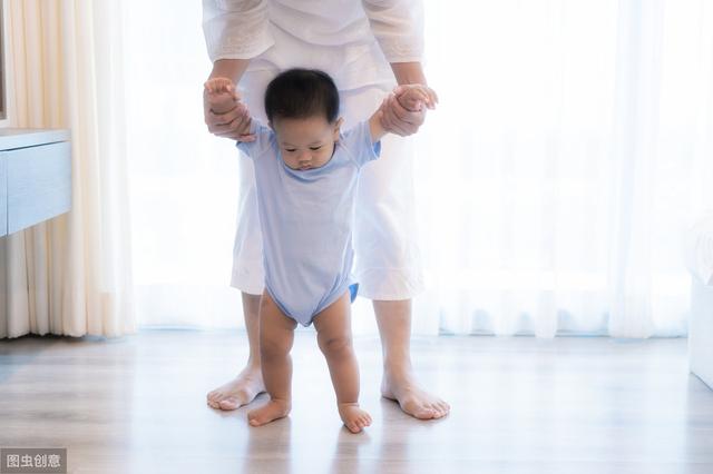 「超级宝妈」宝宝学步期,家长要注意什么?做好这4点就够了