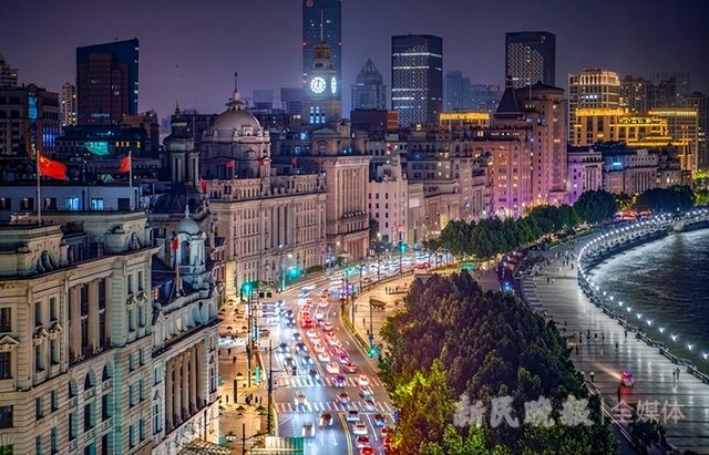 新民特写今天凌晨上海外滩堵车了