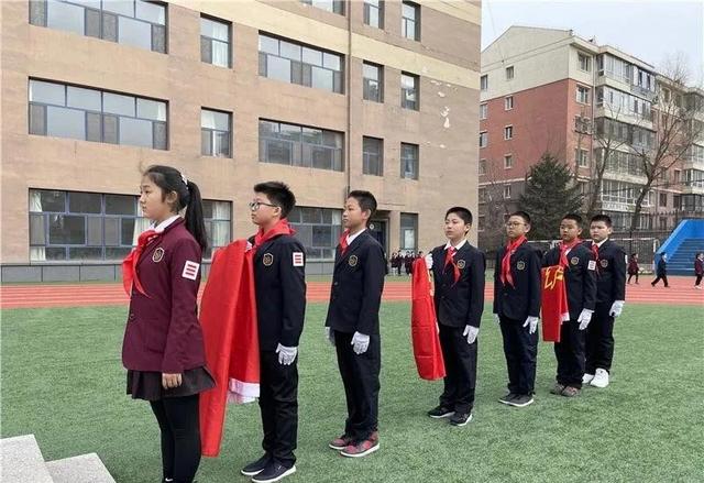 东北师大二附小与13省市近3.