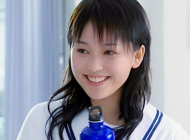 金莎出演《十八岁的天空》旧照曝光 清纯自然甜美可人