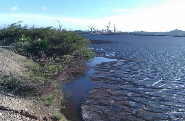 世界上最脏湖泊,湖内没一滴水却价值连城,开采200年都不会见底