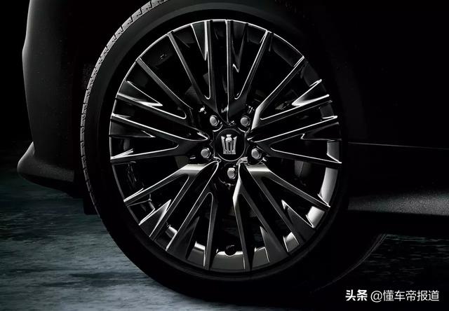 另一款突出运动风格的特别版车型,它在日本的起售价为5,073,200日