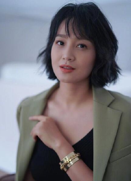 朱丹晒女儿"薰衣草"画作 小小丹绘画水平获网友点赞