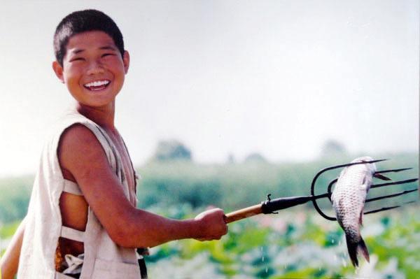 谢孟伟卖掉百万豪车抵债,表示不会欠粉丝钱,为何落魄至此